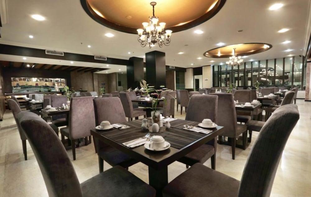 Aston Karimun City Hotel Tanjung Balai Karimun Eksteriør bilde
